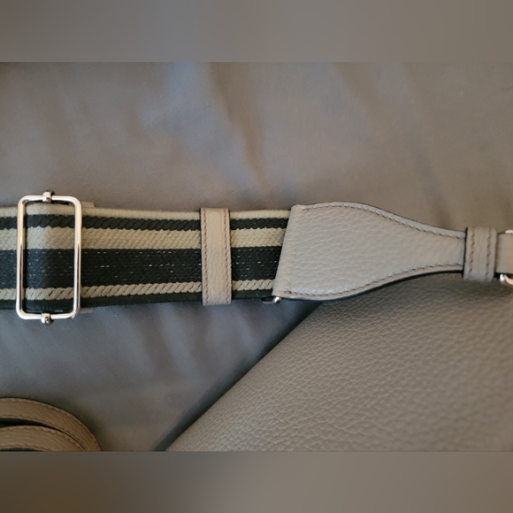 Prada Vitello Daino Soft Camera Bag - Picture 5 of 15